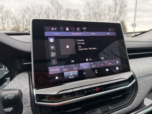 Used 2022 Jeep Compass Latitude w/ Sun and Sound Group image 30