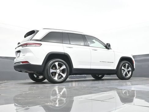 Used 2023 Jeep Grand Cherokee Limited AWD/4WD image 48
