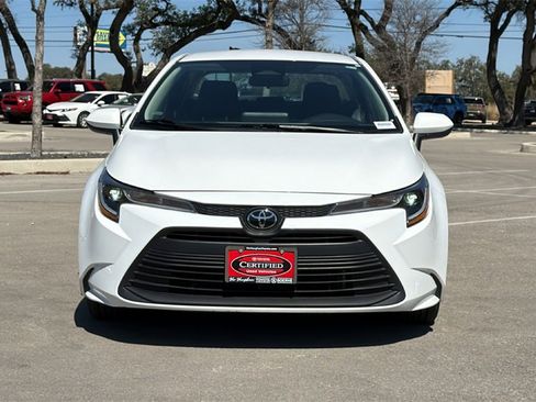 Certified 2024 Toyota Corolla LE image 2