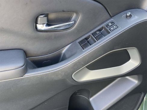 Used 2023 Nissan Frontier SV w/ Technology Package image 17