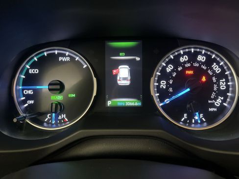 Used 2021 Toyota RAV4 XLE Premium AWD/4WD image 16