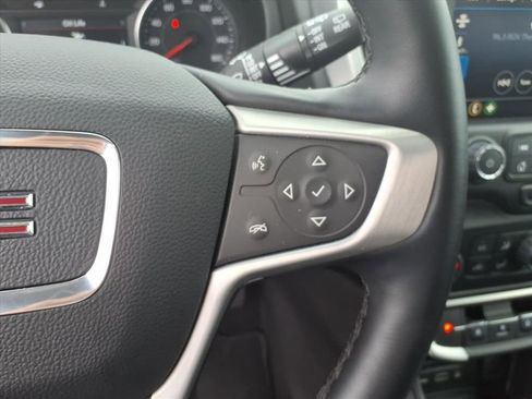 Used 2024 GMC Terrain SLT image 31