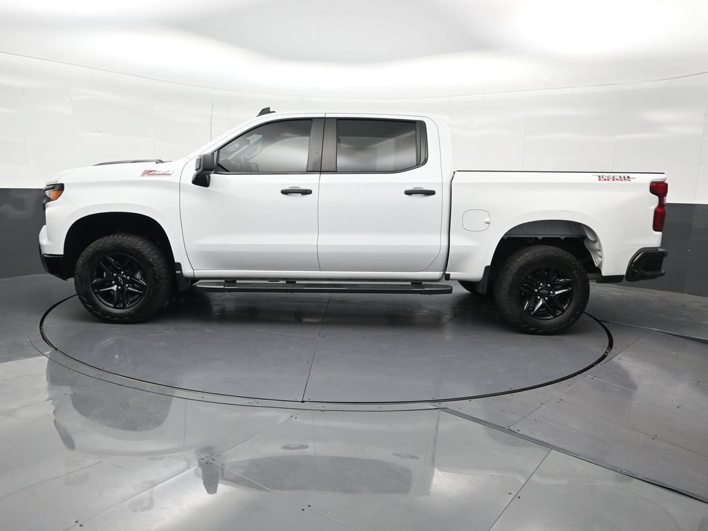 Used 2024 Chevrolet Silverado 1500 Custom Trail Boss AWD/4WD image 2