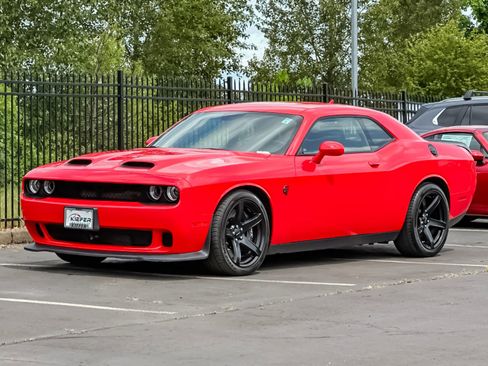 Used 2022 Dodge Challenger SRT Hellcat w/ Plus Package RWD image 7