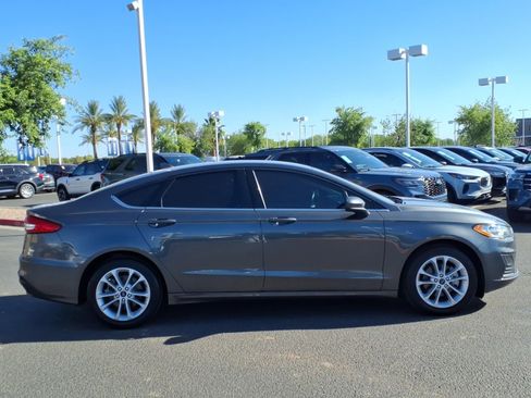 Certified 2020 Ford Fusion SE FWD image 3