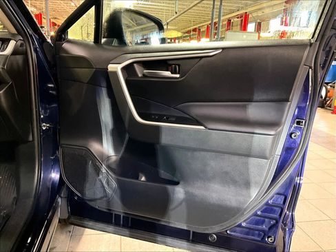 Used 2023 Toyota RAV4 XLE w/ Convenience Package image 12