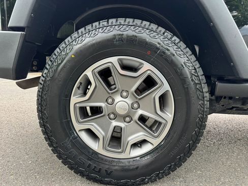 Used 2014 Jeep Wrangler Rubicon AWD/4WD image 16