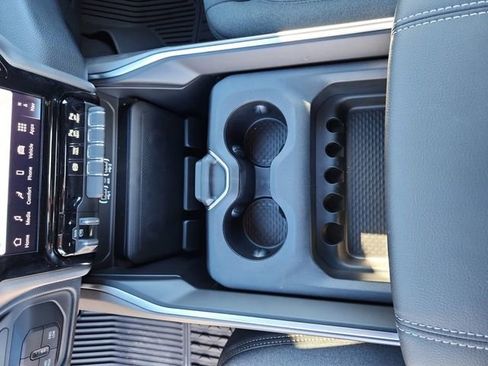 New 2025 RAM 2500 Big Horn AWD/4WD image 20