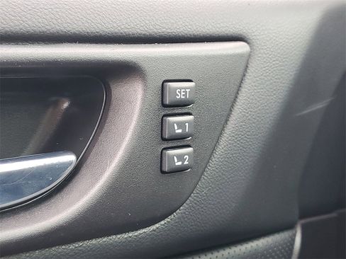 Used 2016 Subaru Legacy 2.5i Limited image 17