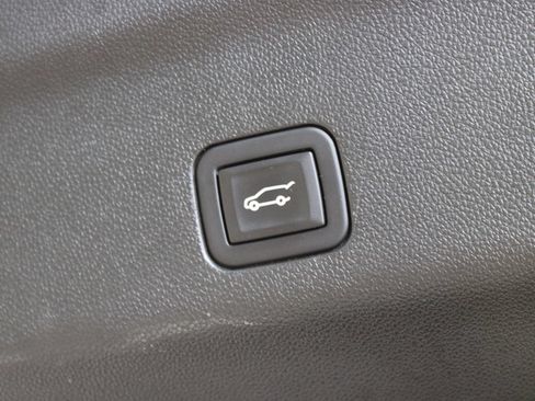 Used 2024 Chevrolet Tahoe LT AWD/4WD image 23