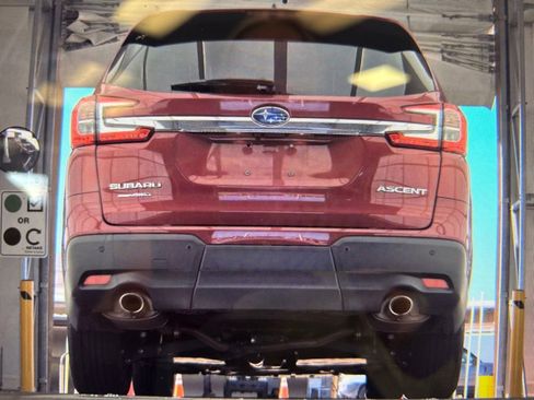 Used 2025 Subaru Ascent Premium AWD/4WD image 12