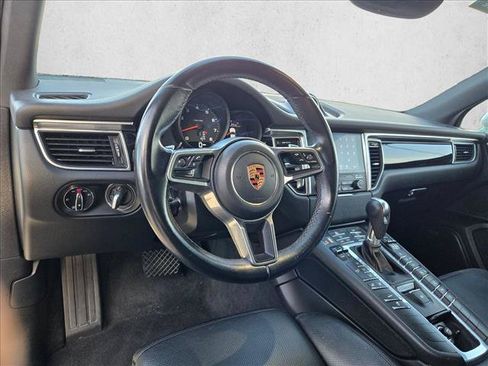 Used 2018 Porsche Macan AWD/4WD image 10
