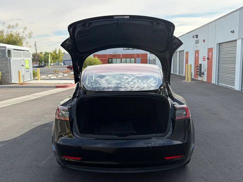 Used 2018 Tesla Model 3 Long Range RWD image 12