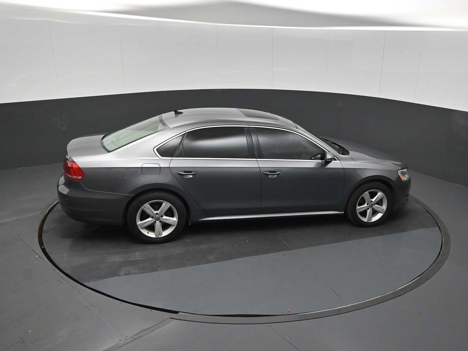 Used 2012 Volkswagen Passat TDI SE FWD image 25