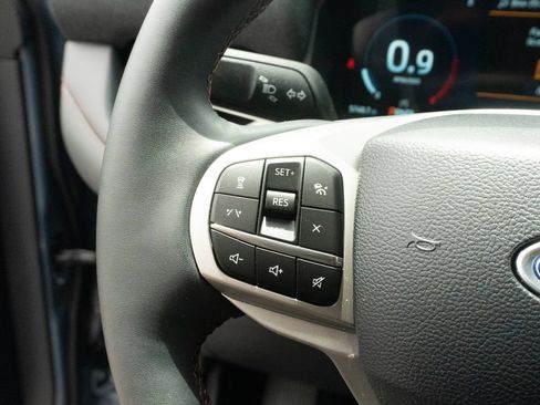 Used 2025 Ford Explorer Active RWD image 23