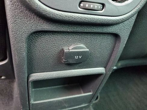 Used 2013 Volkswagen Tiguan SEL FWD image 12