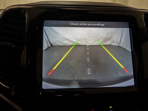 Used 2022 Jeep Cherokee Limited image 23