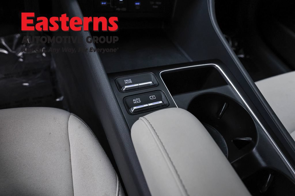 Used 2025 Hyundai Sonata SEL FWD image 23