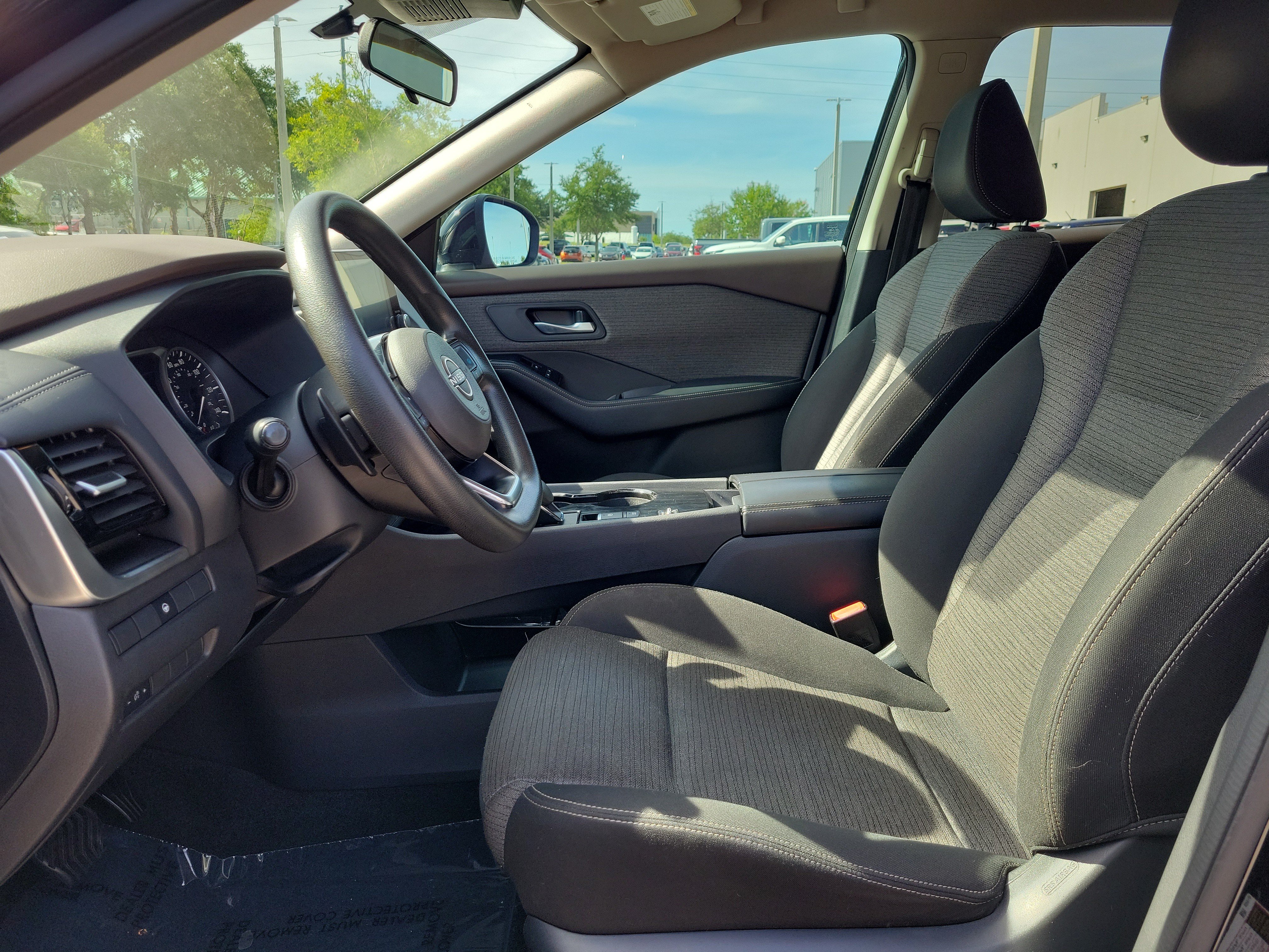 Certified 2022 Nissan Rogue SV FWD image 12