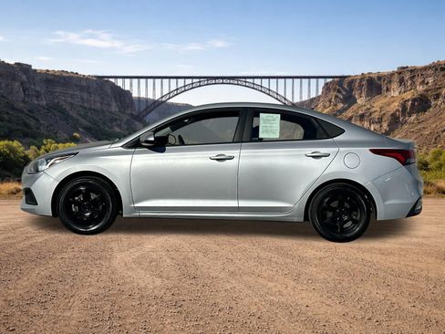 Used 2021 Hyundai Accent SE image 6