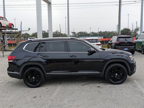 Used 2019 Volkswagen Atlas SEL Premium image 8