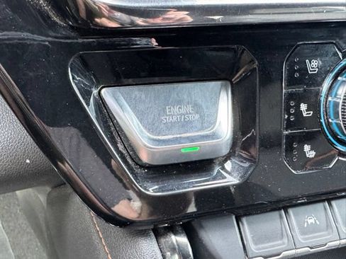 Certified 2022 GMC Sierra 1500 AT4 w/ AT4 Preferred Package AWD/4WD image 18