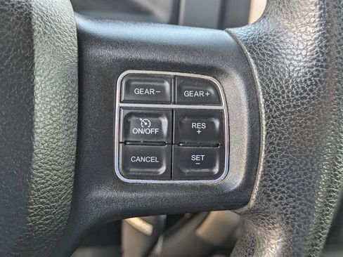 Used 2015 RAM 1500 Classic SLT AWD/4WD image 18