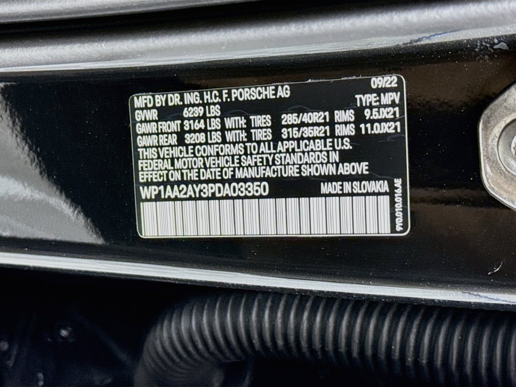Certified 2023 Porsche Cayenne AWD/4WD image 33