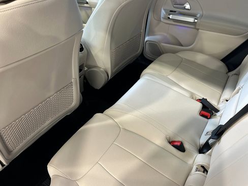 New 2025 Mercedes-Benz GLB 250 image 12