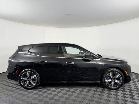Used 2023 BMW iX xDrive50 w/ Sport Package image 7