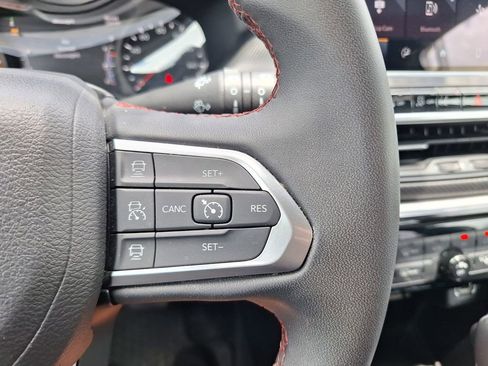 Used 2024 Jeep Compass Trailhawk AWD/4WD image 23