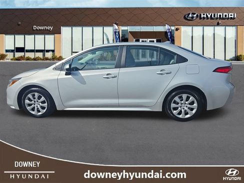 Used 2024 Toyota Corolla LE FWD image 2