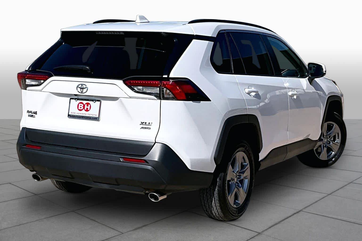 Used 2025 Toyota RAV4 XLE AWD/4WD image 13