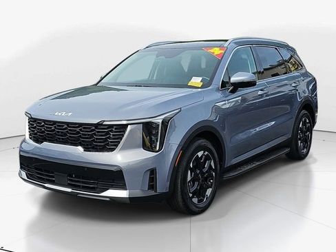 Used 2024 Kia Sorento S w/ Panoramic Sunroof Package FWD image 7