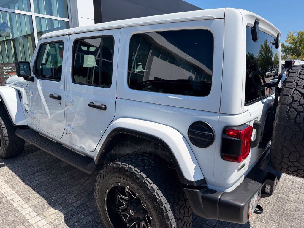 Used 2022 Jeep Wrangler Unlimited Sahara w/ LED Lighting Group AWD/4WD image 13