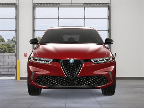 New 2025 Alfa Romeo Tonale image 9