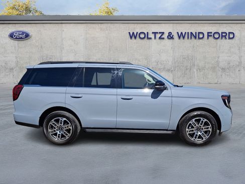 Used 2025 Ford Expedition Active AWD/4WD image 7