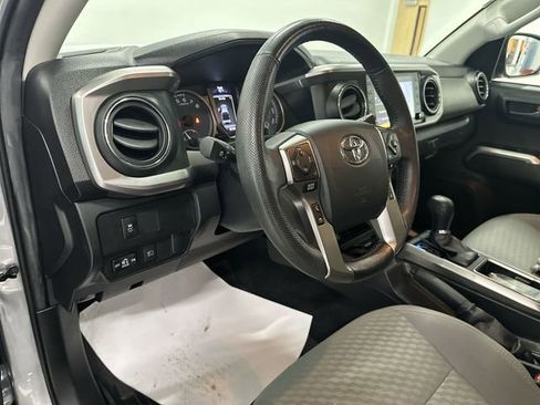 Used 2023 Toyota Tacoma SR5 AWD/4WD image 13