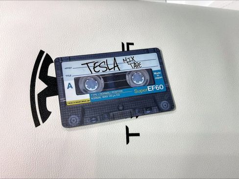 Used 2022 Tesla Model Y Performance image 13