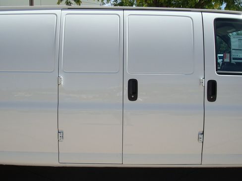 New 2026 Chevrolet Express 3500 Extended w/ Driver Convenience Package RWD image 10