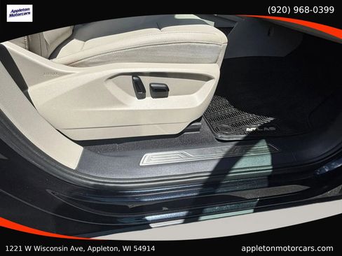 Used 2019 Volkswagen Atlas SEL R-Line AWD/4WD image 31