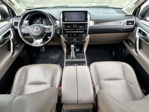 Used 2023 Lexus GX 460 Luxury w/ Accessory Package AWD/4WD image 9