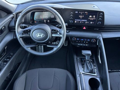 Certified 2025 Hyundai Elantra Sport image 12