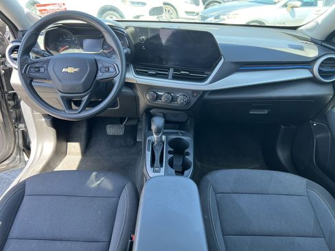 Used 2024 Chevrolet Trax LS FWD image 18