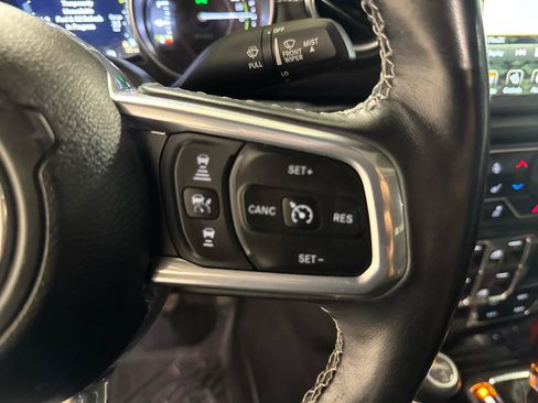Used 2021 Jeep Wrangler Unlimited Sahara w/ Cold Weather Group AWD/4WD image 22