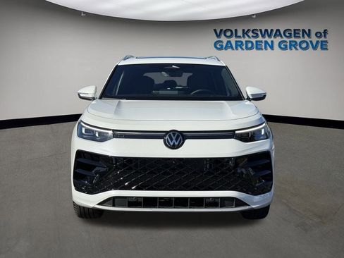 New 2026 Volkswagen Tiguan SEL R-Line image 2