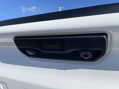 Used 2022 Chevrolet Silverado 1500 LT Trail Boss w/ Convenience Package II image 4