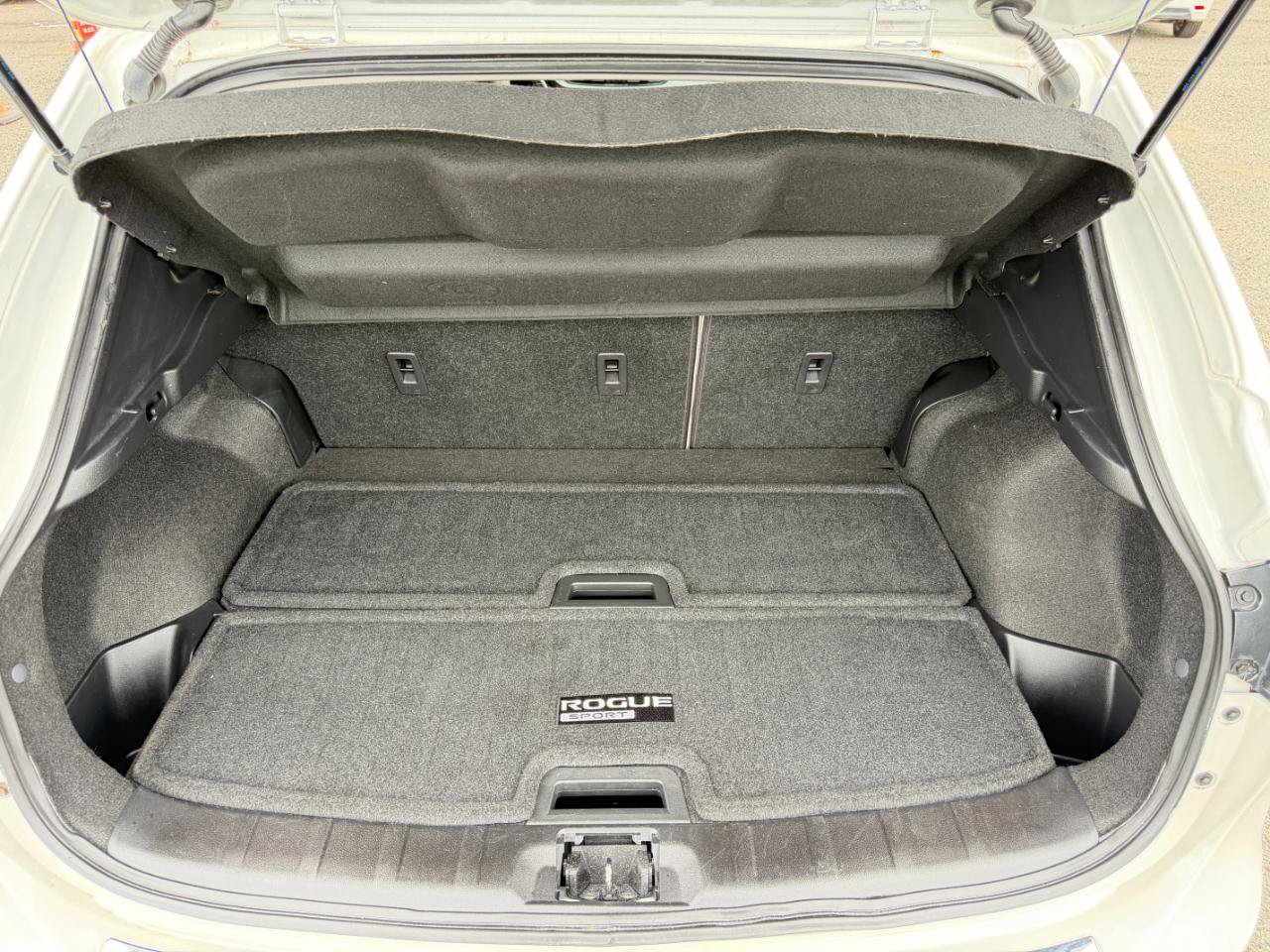 Used 2022 Nissan Rogue Sport SL AWD/4WD image 32