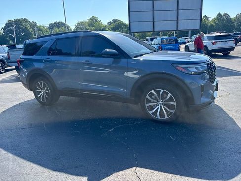 Used 2025 Ford Explorer ST-Line RWD image 6