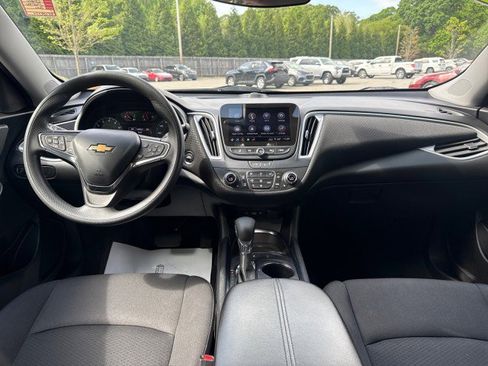 Used 2024 Chevrolet Malibu LT image 35